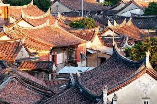 被控受贿1787万余元，联通资产运营原副总经理张清贵受审
